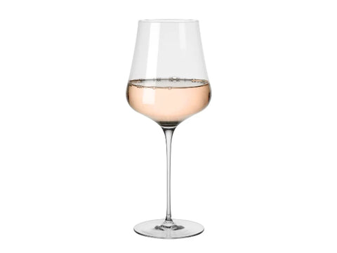 Ein Gabriel Weinglas mit Roséwein gefüllt vor weißem Hintergrund